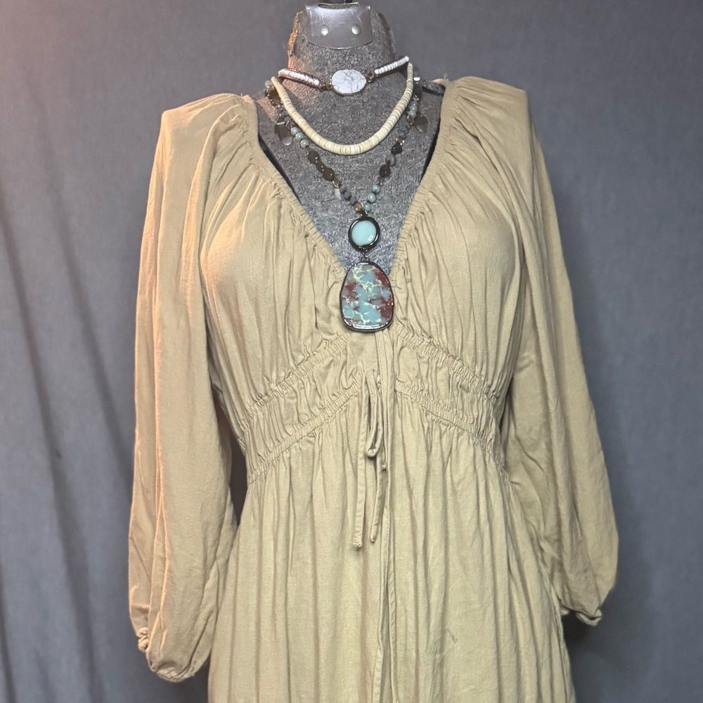 SOLD !! Universal Thread Beige Long Sleeve Dress with Pockets - Picture 6 of 6